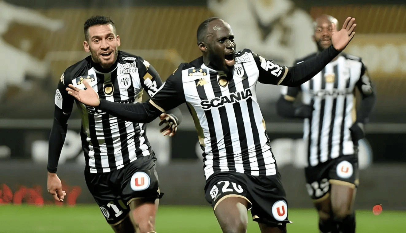 巴黎FC在法国足球比赛中掀起热潮 巴黎FC在法国足球比赛中掀起热潮